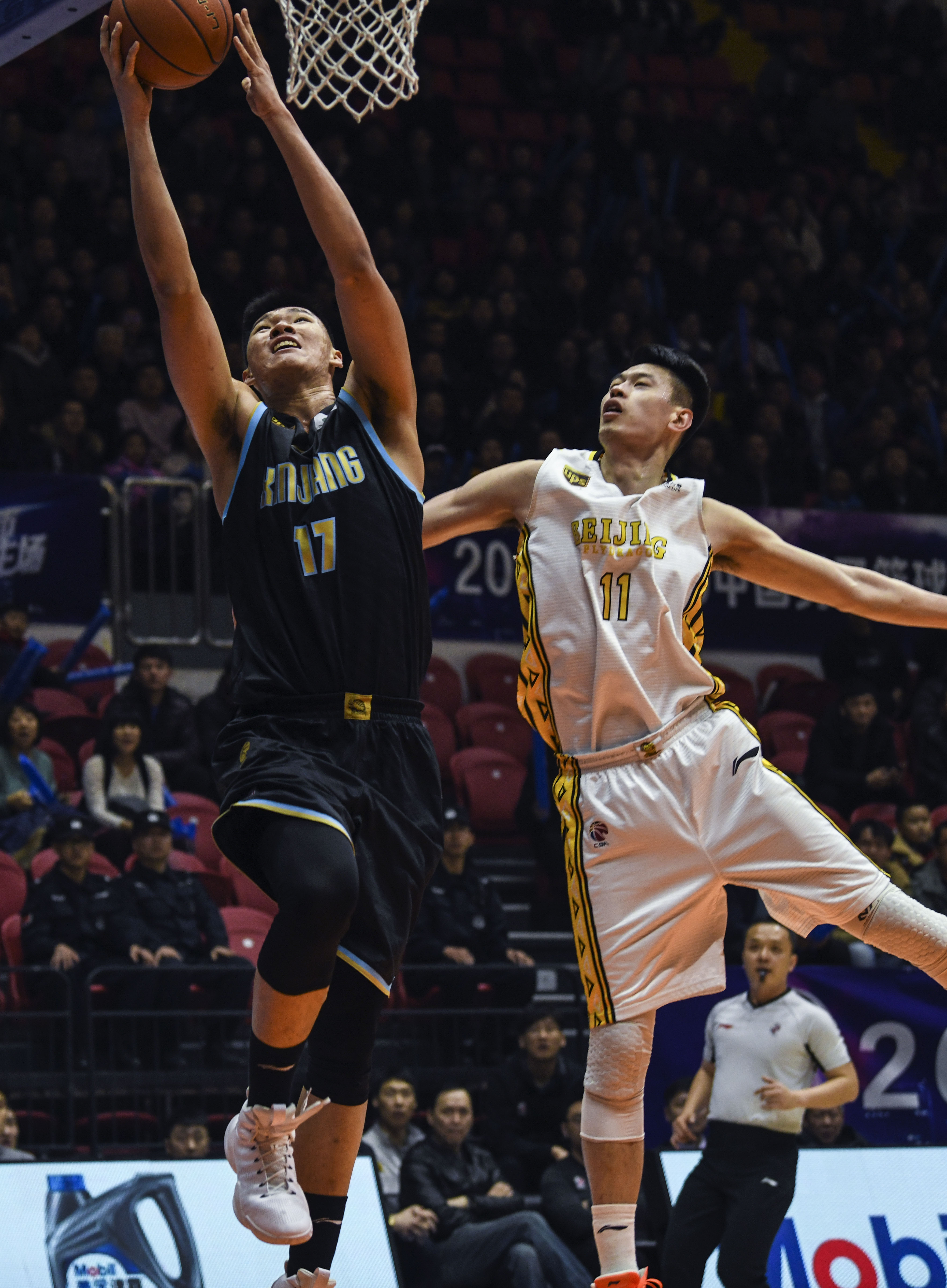 担先手搅局 担先手搅局