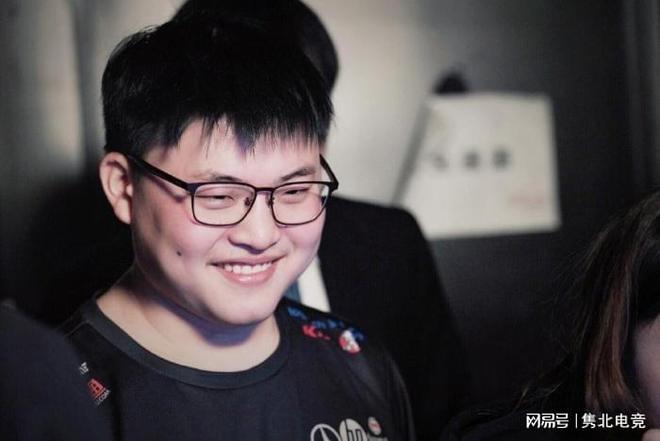 他的 他的